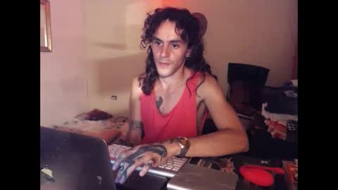 Snapshot of femmedaniel chatting on October 19, 11:05 pm femmedaniel online show from October 19, 11:05 pm