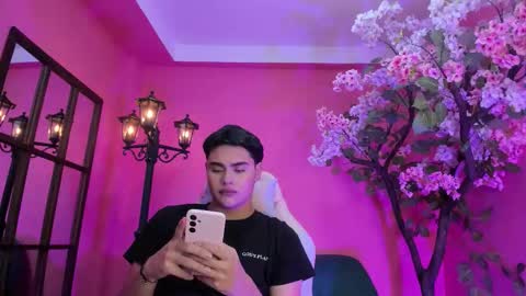 Noa online show from February 5, 11:15 am