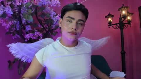 Noa online show from February 7, 3:54 am