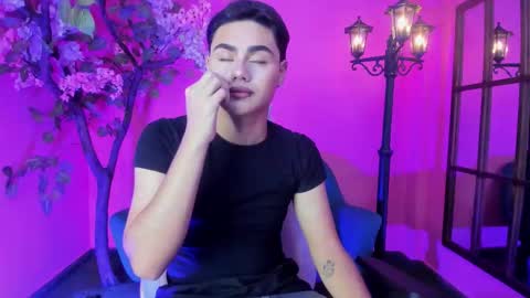 Noa online show from February 9, 11:14 am