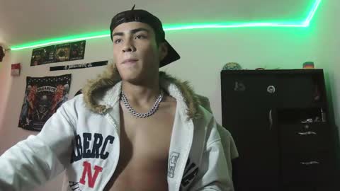 Snapshot of fenix_hardcock chatting on May 28, 4:48 pm Christian online show from May 28, 4:48 pm