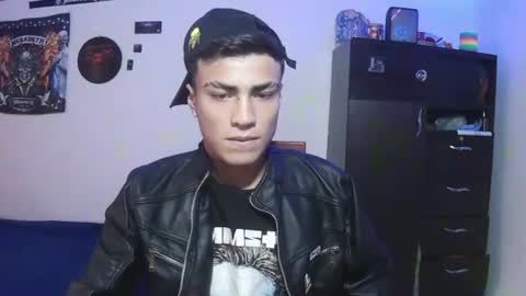 Snapshot of fenix_hardcock chatting on June 12, 11:53 am Christian online show from June 12, 11:53 am