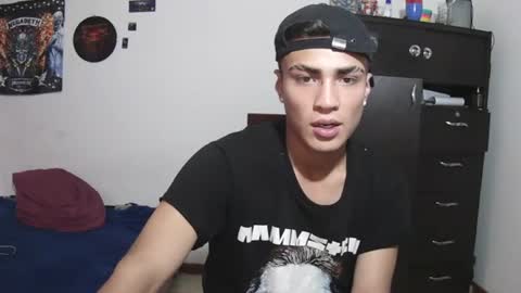 Snapshot of fenix_hardcock chatting on June 14, 10:12 pm Christian online show from June 14, 10:12 pm