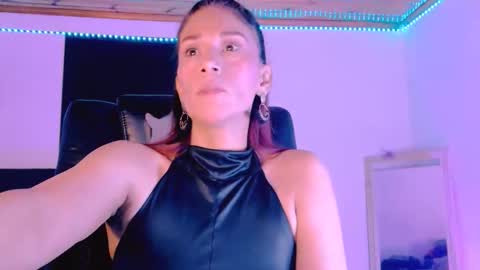 Snapshot of fenixox333 chatting on November 9, 12:42 am stefannia online show from November 9, 12:42 am