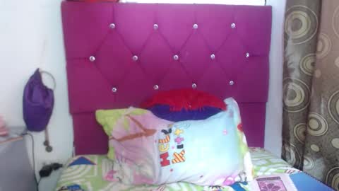 Snapshot of fenixxx1604 chatting on January 8, 8:55 pm Fenixxx online show from January 8, 8:55 pm