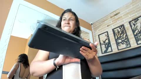 Snapshot of fer_florez chatting on June 4, 8:04 pm fer_florez online show from June 4, 8:04 pm