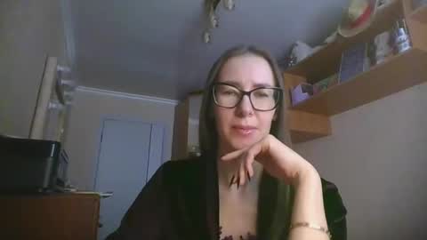 Snapshot of feraliss chatting on December 15, 9:24 am feraliss online show from December 15, 9:24 am