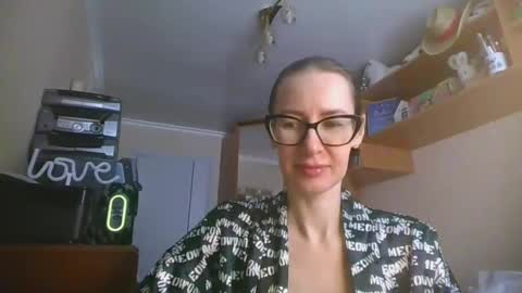 feraliss online show from March 11, 11:49 am