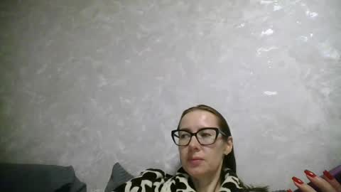 feraliss online show from June 15, 8:33 pm