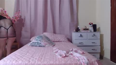 Snapshot of fernanda_151 chatting on January 12, 12:38 am fernanda_151 online show from January 12, 12:38 am