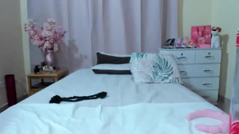 Snapshot of fernanda_151 chatting on February 3, 1:37 am fernanda_151 online show from February 3, 1:37 am