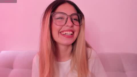 Snapshot of fernanda_aaa chatting on March 19, 4:00 pm fernanda online show from March 19, 4:00 pm