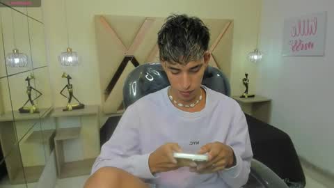 FER PHOENIX online show from October 8, 3:04 am