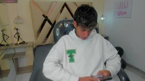 FER PHOENIX online show from October 21, 3:29 am