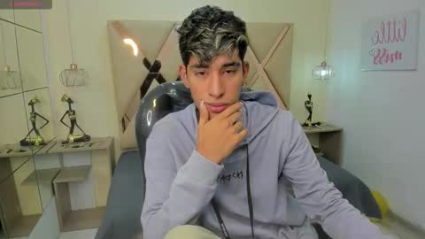 FER PHOENIX online show from October 28, 3:32 am