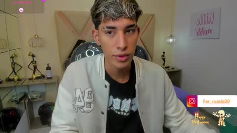 FER PHOENIX online show from November 2, 3:20 am