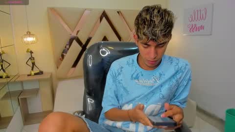 FER PHOENIX online show from November 20, 3:18 am