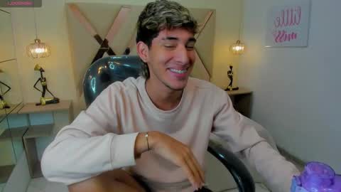 FER PHOENIX online show from November 21, 3:49 am