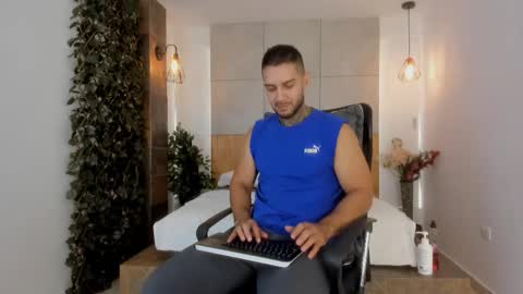 Snapshot of ferxomagno chatting on October 24, 7:43 pm ferxomagno online show from October 24, 7:43 pm