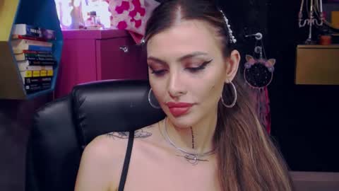 Snapshot of fetishsarah chatting on March 3, 11:46 pm Sarah online show from March 3, 11:46 pm