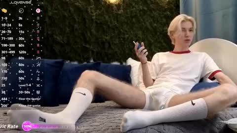 Thomas online show from December 2, 7:53 pm