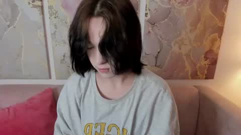 fiamoory online show from June 12, 8:24 am
