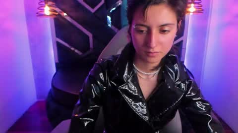   online show from December 18, 3:55 pm