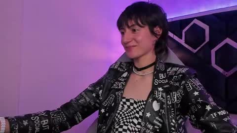   online show from January 3, 12:33 am