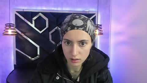   online show from January 5, 2:52 pm