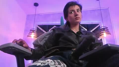   online show from January 10, 3:06 pm