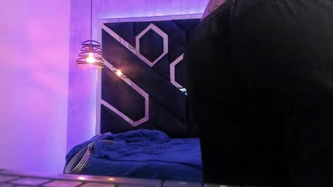   online show from January 11, 9:04 pm