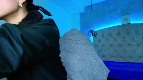   online show from September 30, 4:45 pm