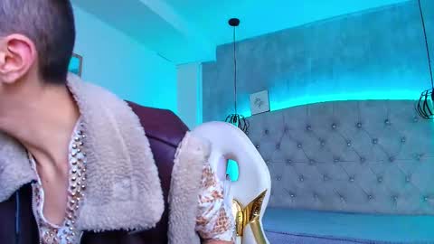   online show from October 21, 11:44 am