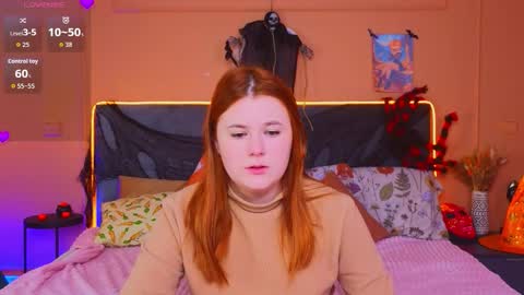 Snapshot of fiery_foxy chatting on October 24, 4:20 am Mabel online show from October 24, 4:20 am