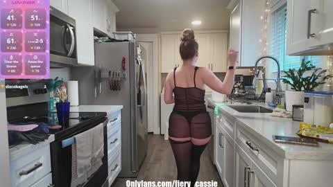 Snapshot of fiery_redhead chatting on February 21, 11:39 pm Cassie Ventura online show from February 21, 11:39 pm