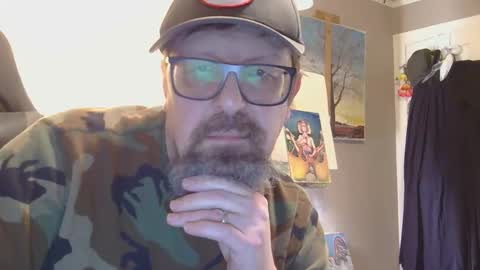 Snapshot of figuredraw chatting on February 4, 10:26 pm figuredraw online show from February 4, 10:26 pm