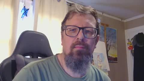 Snapshot of figuredraw chatting on February 16, 10:06 pm figuredraw online show from February 16, 10:06 pm