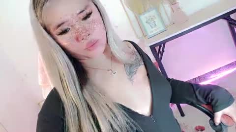 Snapshot of filipina_slutty69xxx chatting on July 24, 5:55 pm Angela DONT FORGET TO FOLLOW AND GIVE ME APPRECIATION online show from July 24, 5:55 pm