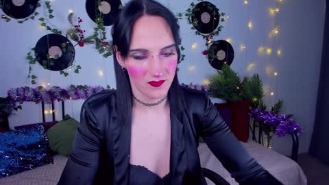 Honey Ill be waiting for you Tue Wed Thu Fri Sat Sun 10am-5pm online show from December 13, 1:44 pm