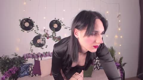 Honey Ill be waiting for you Tue Wed Thu Fri Sat Sun 10am-5pm online show from December 15, 1:11 pm