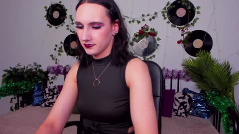 Honey Ill be waiting for you Tue Wed Thu Fri Sat Sun 10am-5pm online show from December 28, 1:06 pm