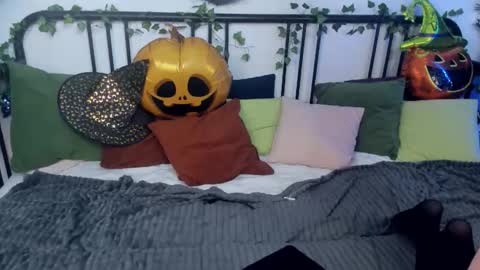 Honey Ill be waiting for you Tue Wed Thu Fri Sat Sun 10am-5pm online show from October 30, 3:08 am