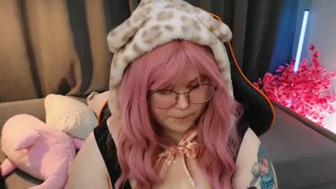 - online show from February 20, 11:32 am