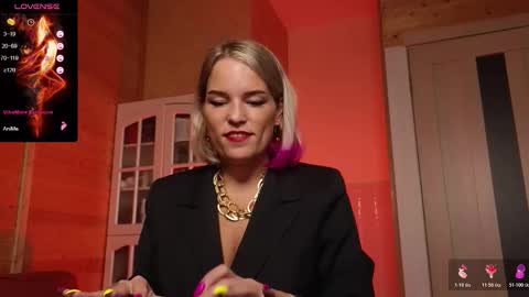 Lady online show from November 6, 4:24 am