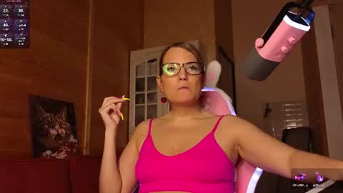 Snapshot of findom_lady_shine chatting on June 26, 5:28 pm Lady online show from June 26, 5:28 pm