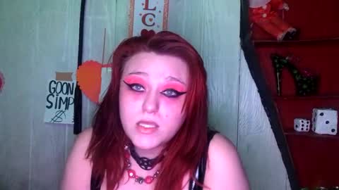 Snapshot of findommefoxi chatting on February 3, 7:18 am findommefoxi online show from February 3, 7:18 am