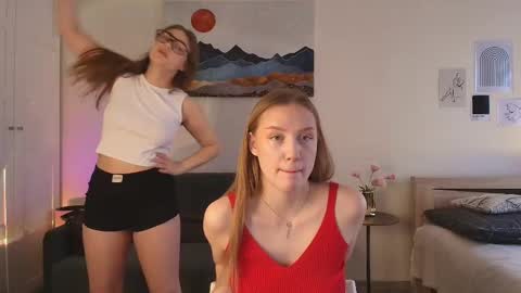 Snapshot of findweyout chatting on March 22, 1:25 pm findweyout online show from March 22, 1:25 pm