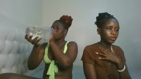 melanie online show from October 17, 8:55 pm