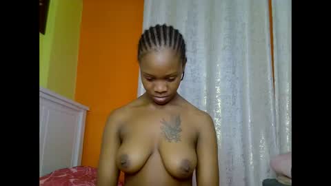 Snapshot of fine_queen12 chatting on May 21, 11:06 am fine_queen12 online show from May 21, 11:06 am