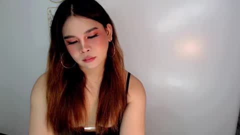 Jasmine online show from June 8, 1:28 am